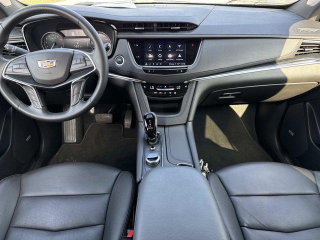 used 2025 Cadillac XT5 car, priced at $39,900