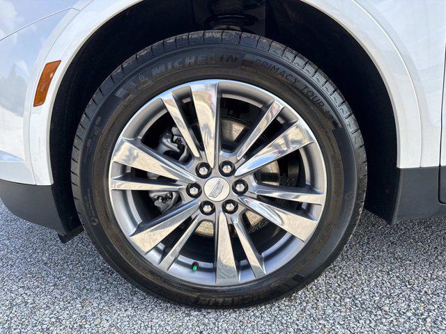 used 2025 Cadillac XT5 car, priced at $39,900