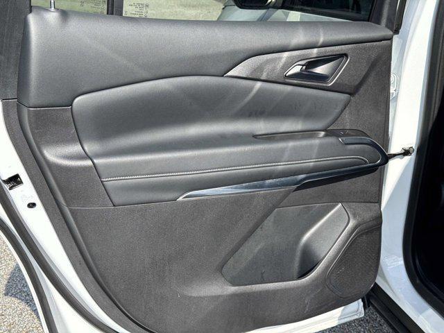 used 2025 Chevrolet Traverse car, priced at $31,499