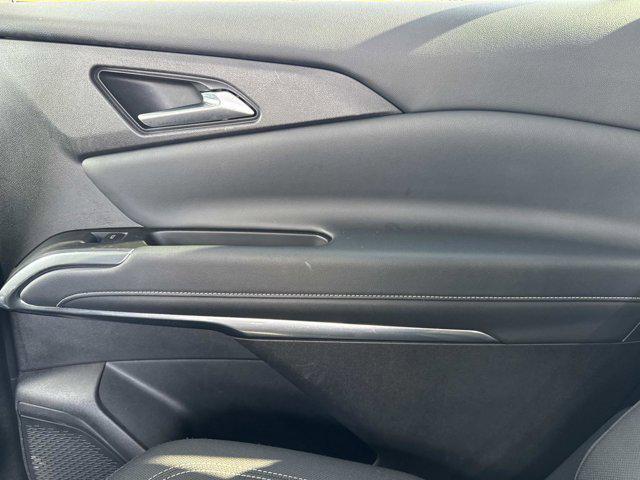 used 2025 Chevrolet Traverse car, priced at $31,499