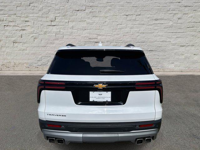 used 2025 Chevrolet Traverse car, priced at $31,499