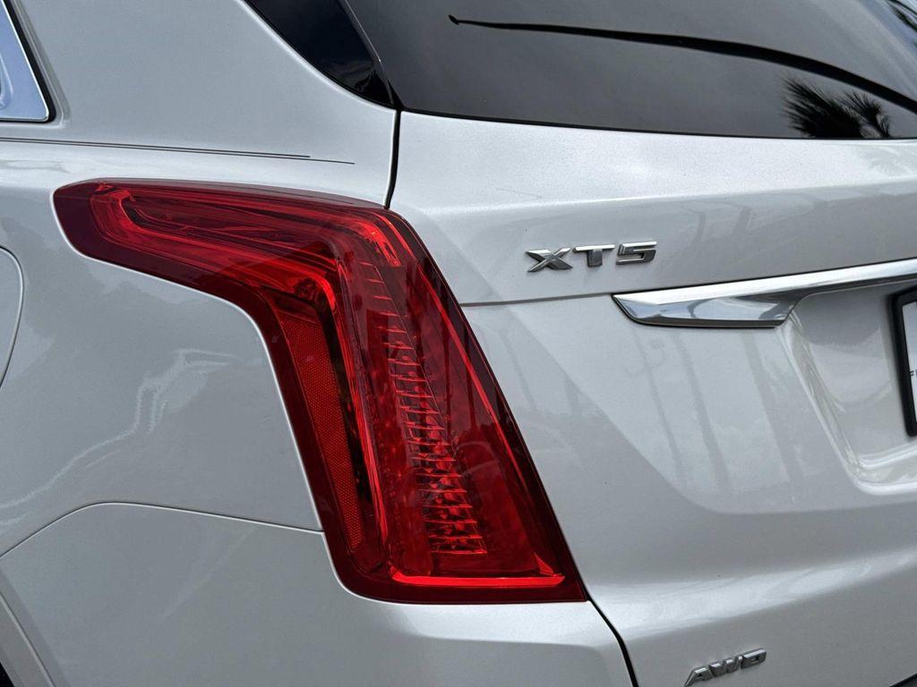 used 2019 Cadillac XT5 car, priced at $24,094