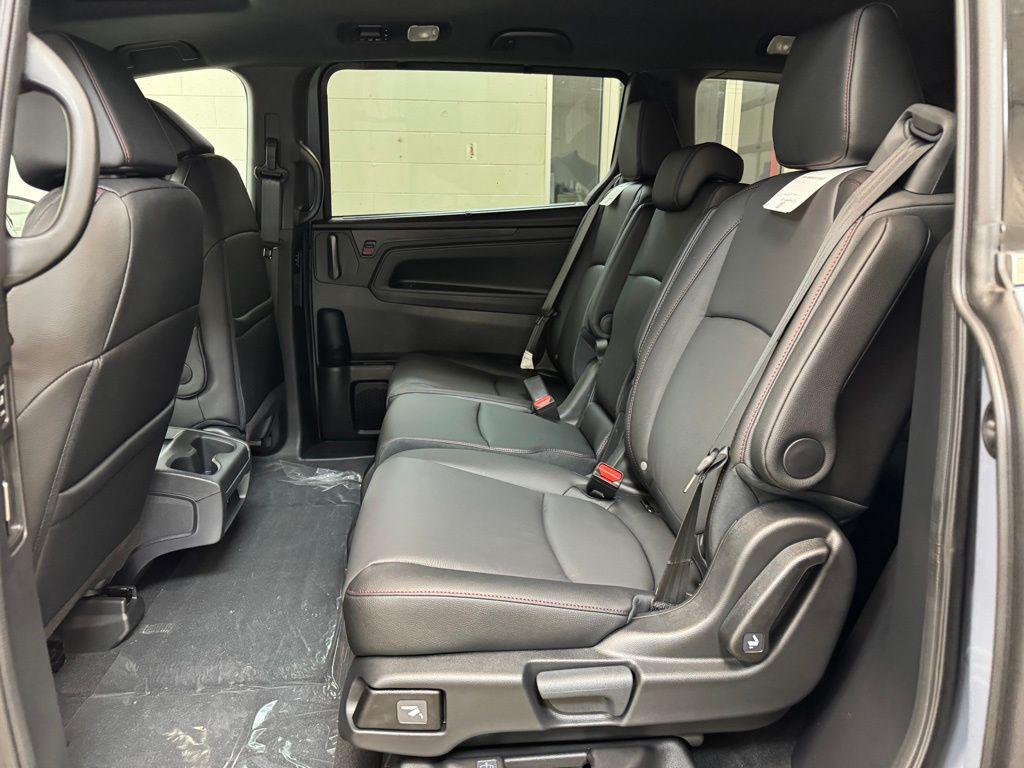 new 2026 Honda Odyssey car, priced at $43,096