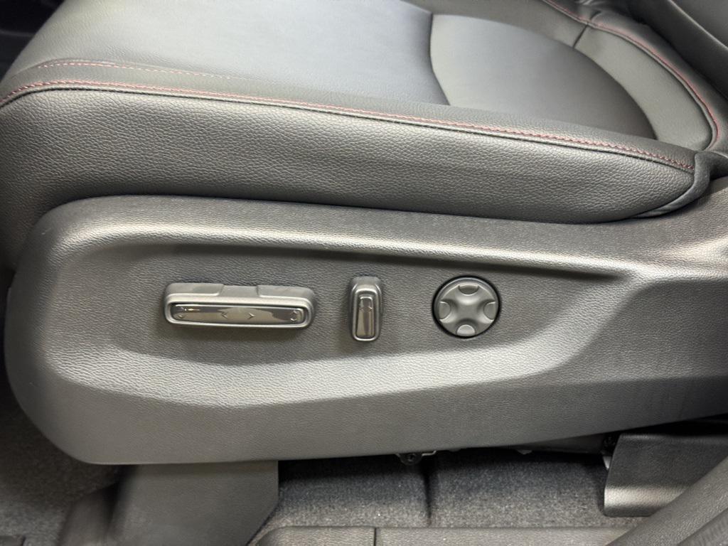 used 2025 Honda Odyssey car, priced at $39,348