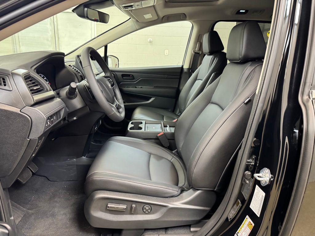 new 2026 Honda Odyssey car, priced at $42,085