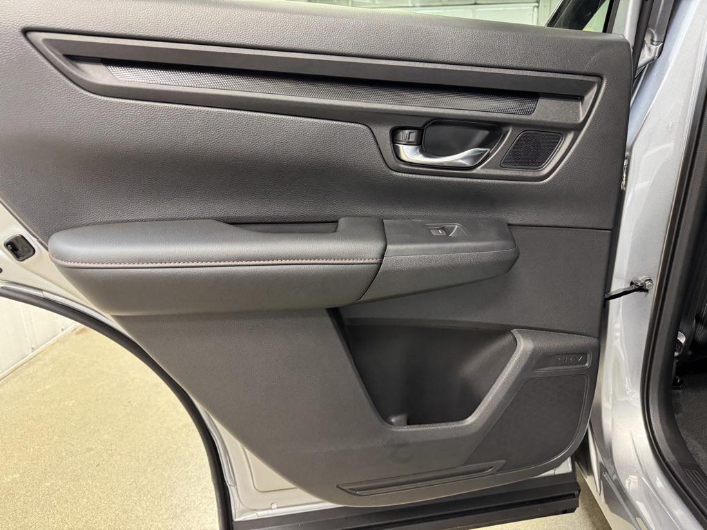 new 2026 Honda CR-V Hybrid car, priced at $39,575