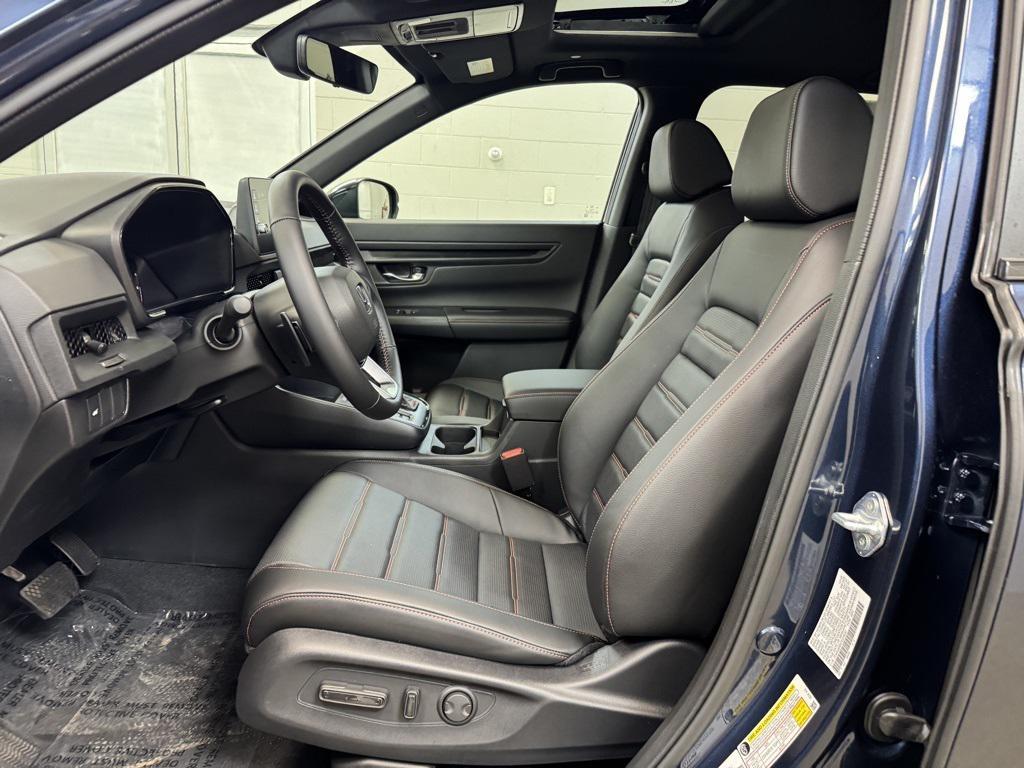 new 2026 Honda CR-V Hybrid car, priced at $39,585