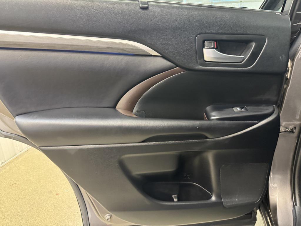 used 2019 Toyota Highlander car, priced at $24,749
