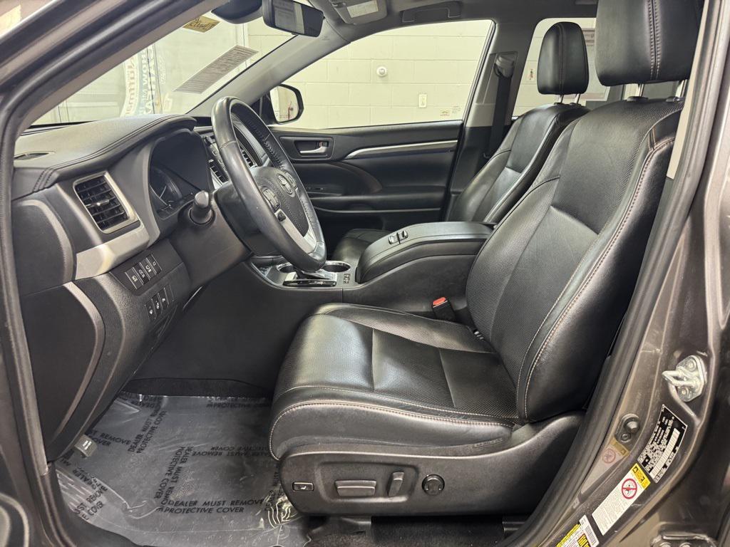 used 2019 Toyota Highlander car, priced at $24,749