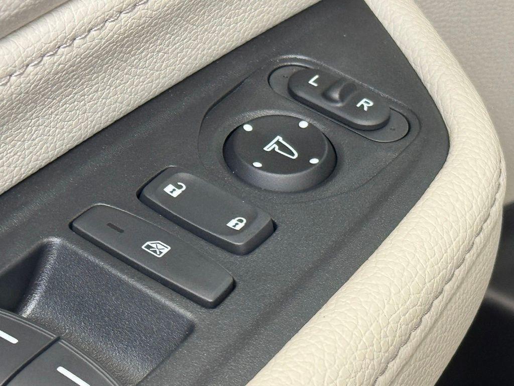 new 2026 Honda Odyssey car, priced at $46,034