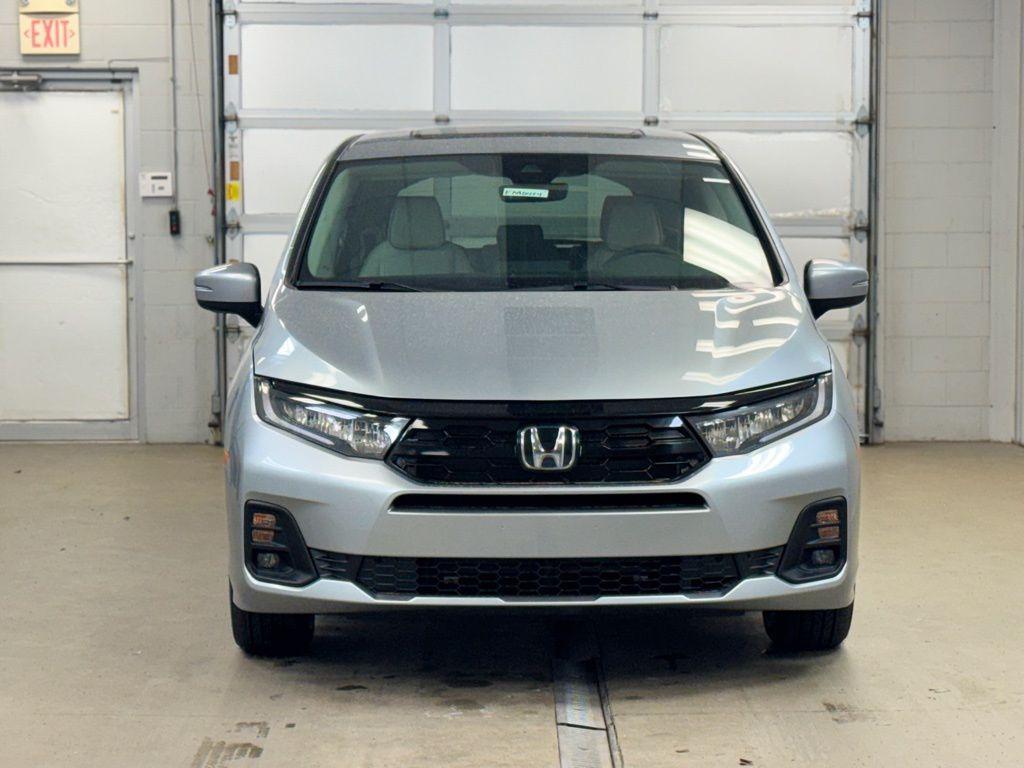 new 2026 Honda Odyssey car, priced at $45,335