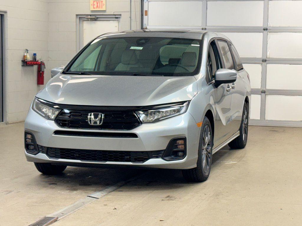 new 2026 Honda Odyssey car, priced at $45,335