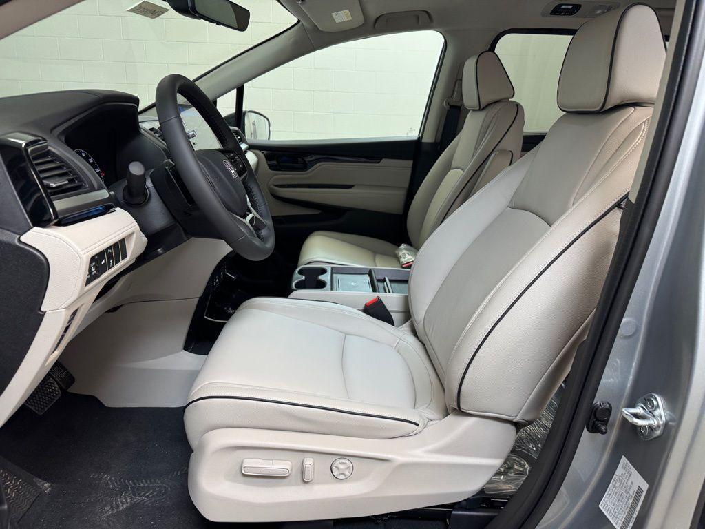 new 2026 Honda Odyssey car, priced at $45,335