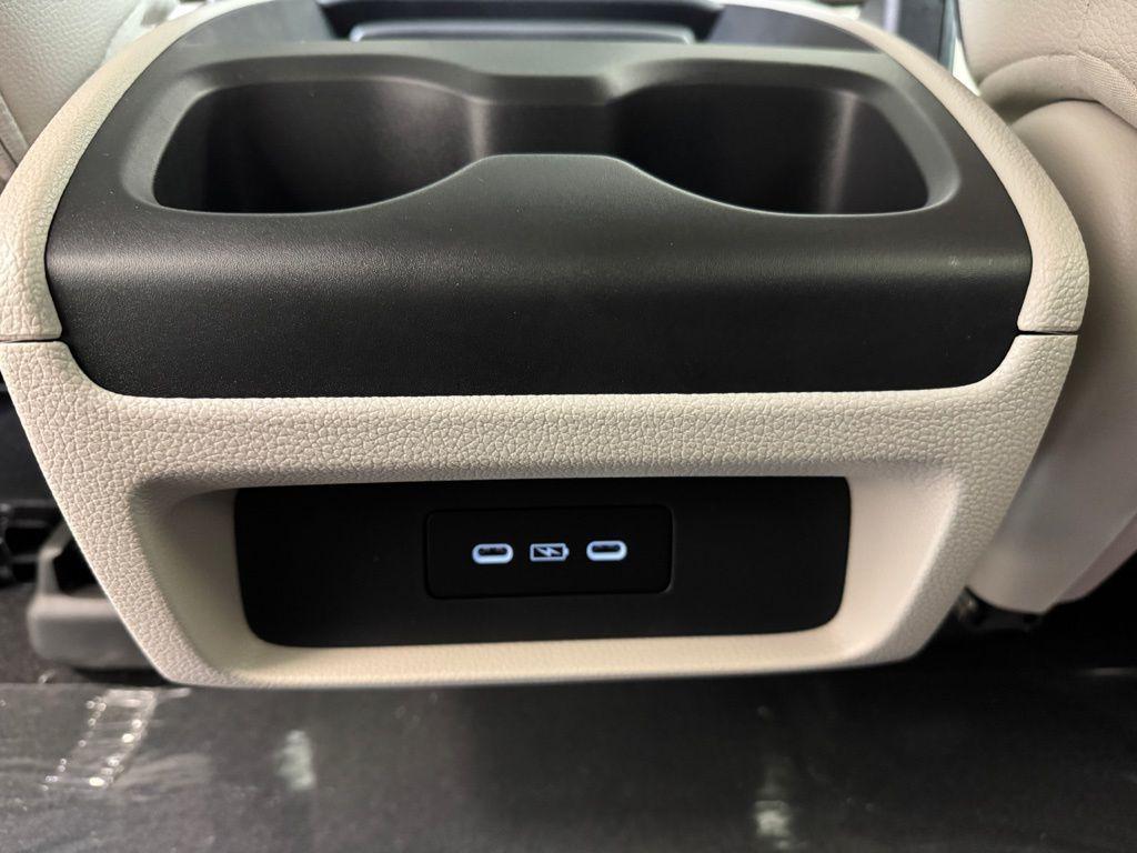 new 2026 Honda Odyssey car, priced at $45,335