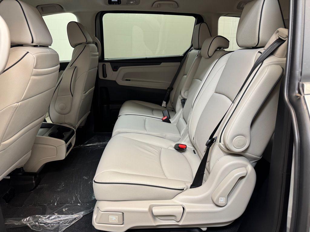 new 2026 Honda Odyssey car, priced at $45,335