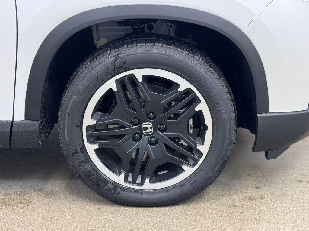 new 2026 Honda Pilot car, priced at $50,195