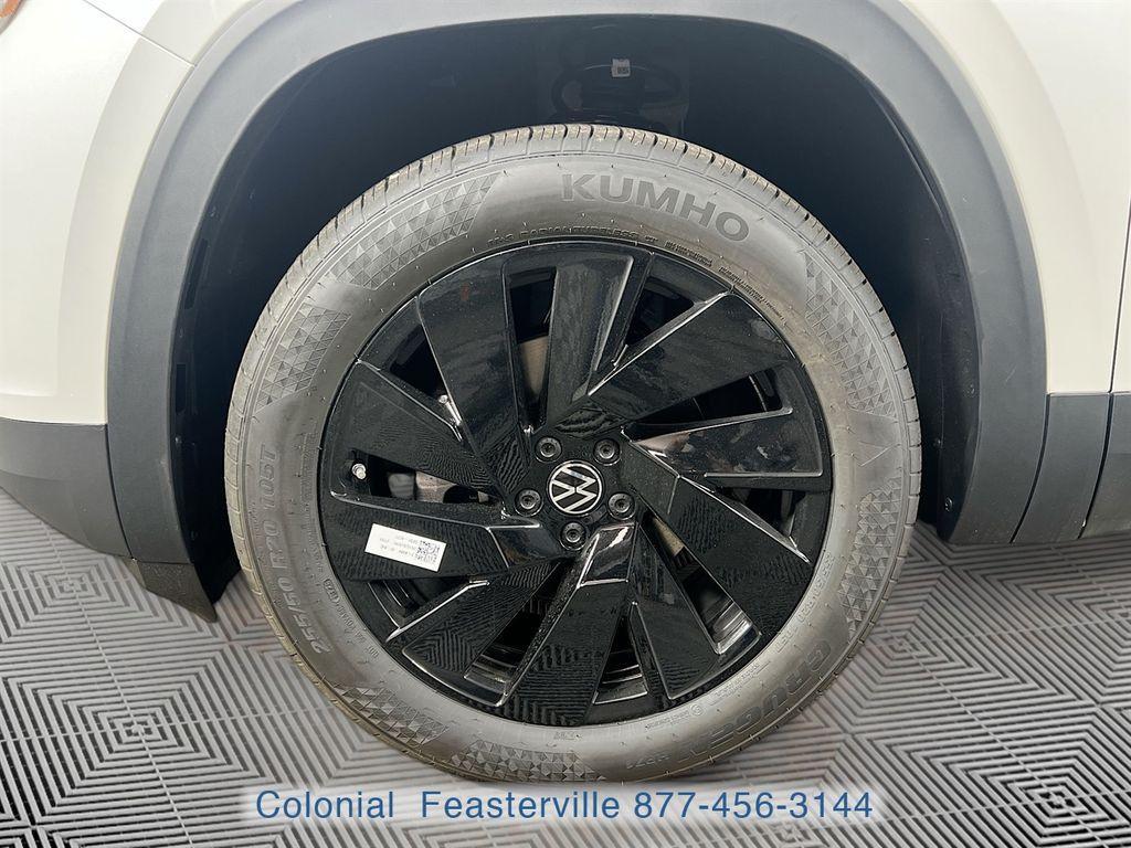 new 2026 Volkswagen Atlas car, priced at $44,573