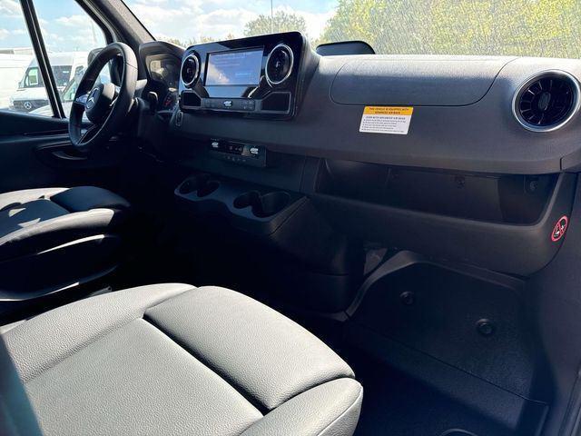 new 2025 Mercedes-Benz Sprinter 2500 car