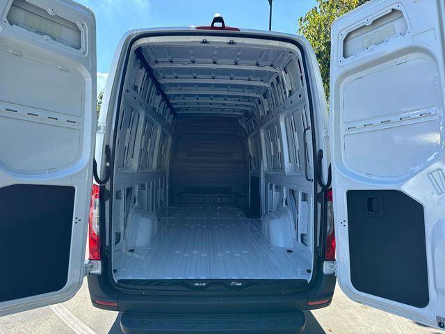 new 2025 Mercedes-Benz Sprinter 2500 car