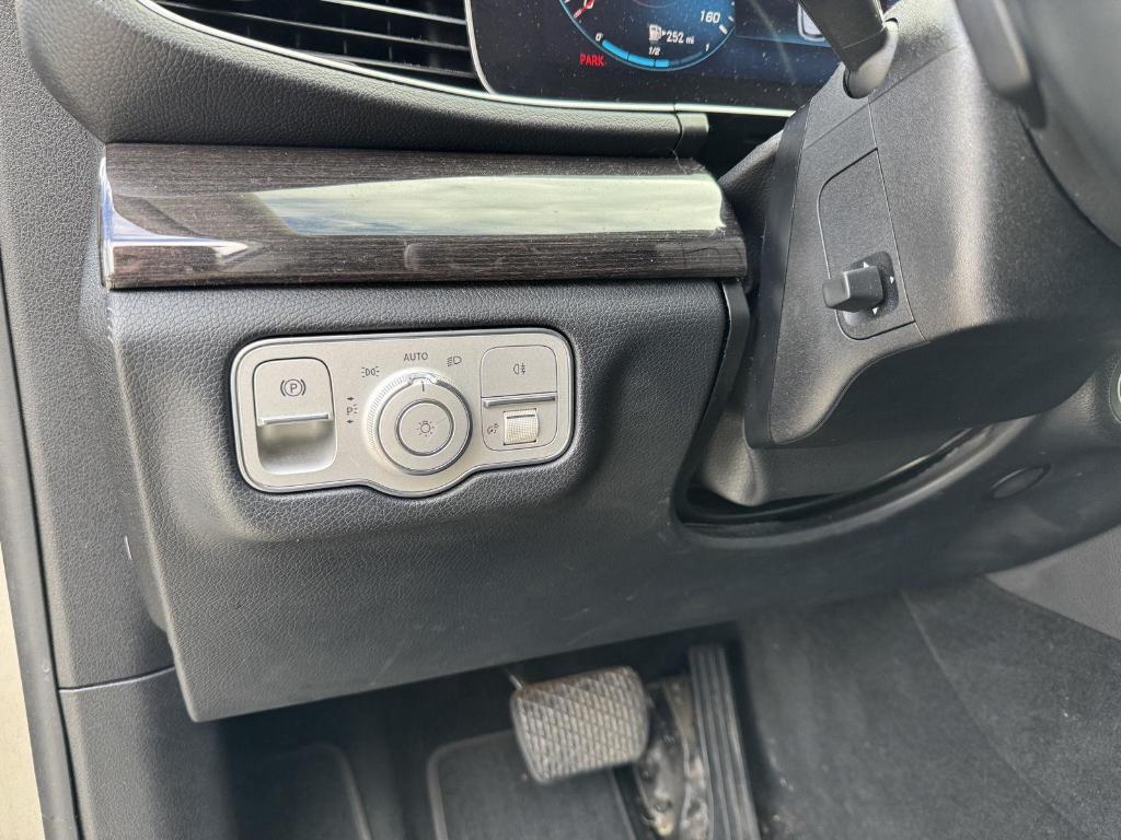 used 2020 Mercedes-Benz GLE 350 car, priced at $28,422