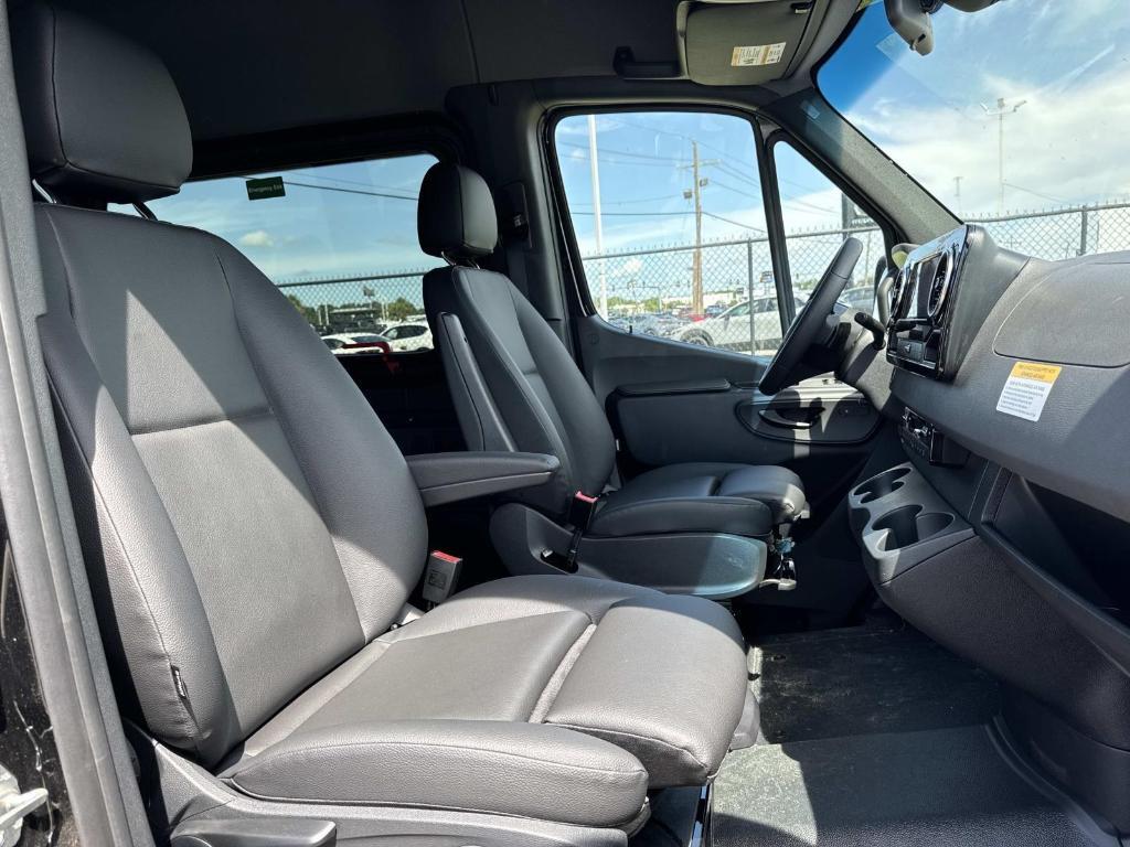 new 2025 Mercedes-Benz Sprinter 2500 car