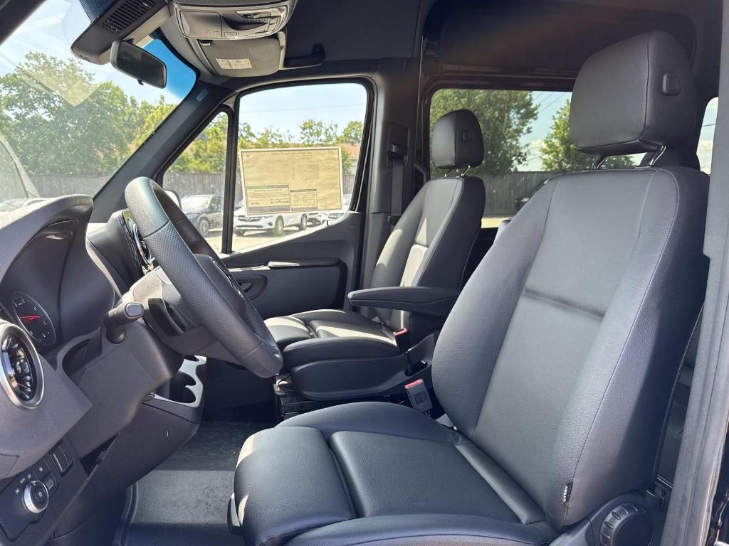 new 2025 Mercedes-Benz Sprinter 2500 car