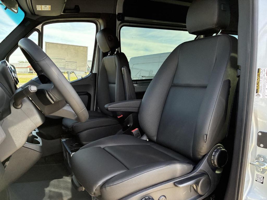 new 2025 Mercedes-Benz Sprinter 2500 car