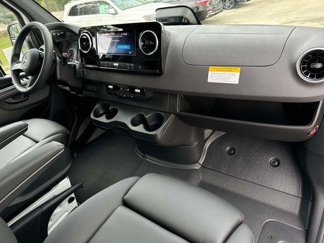 new 2025 Mercedes-Benz Sprinter 2500 car