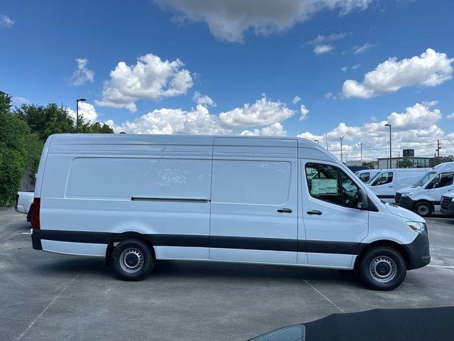 new 2025 Mercedes-Benz Sprinter 2500 car