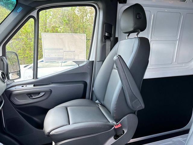 new 2025 Mercedes-Benz Sprinter 2500 car