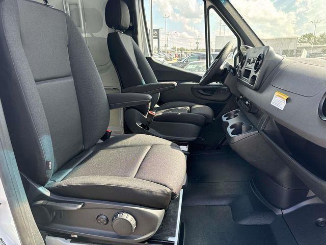 new 2025 Mercedes-Benz Sprinter 2500 car