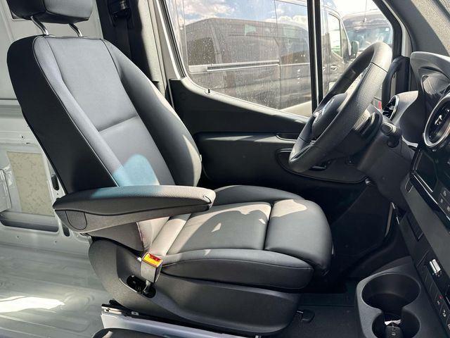 new 2025 Mercedes-Benz Sprinter 2500 car