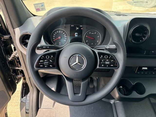 new 2024 Mercedes-Benz Sprinter 2500 car