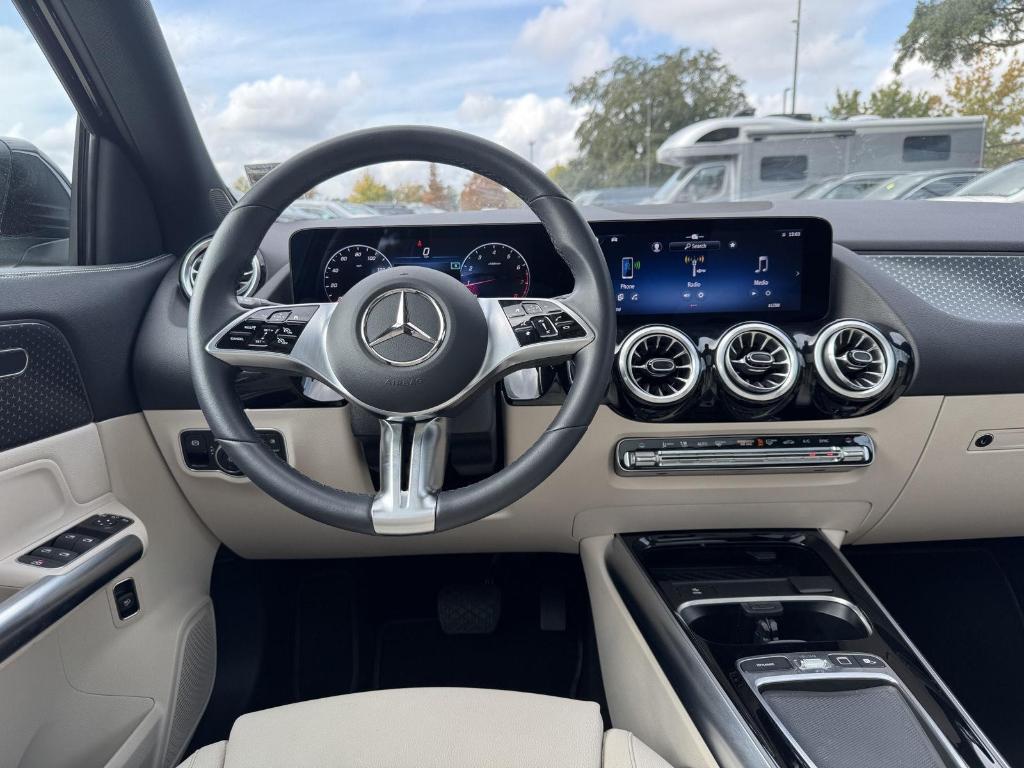 used 2025 Mercedes-Benz GLA 250 car, priced at $42,992