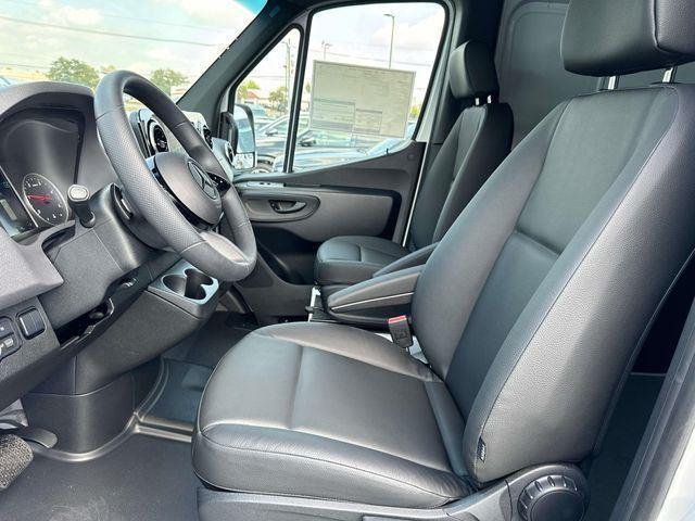 new 2025 Mercedes-Benz Sprinter 2500 car