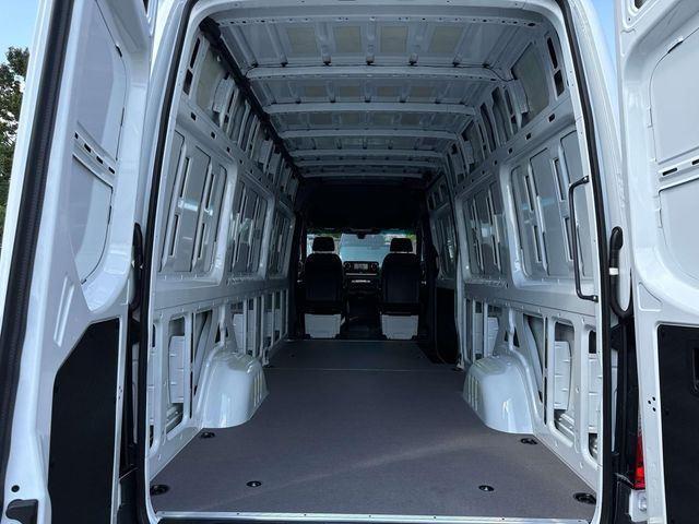 new 2025 Mercedes-Benz Sprinter 2500 car