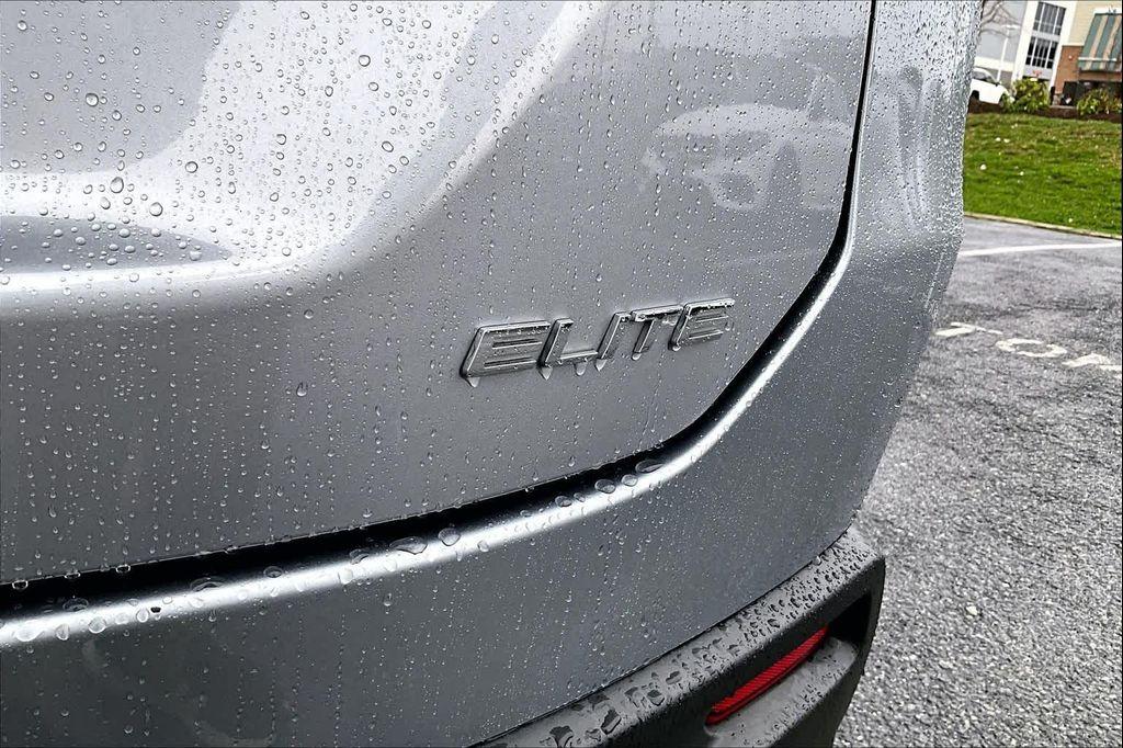 used 2024 Honda Pilot car, priced at $42,298