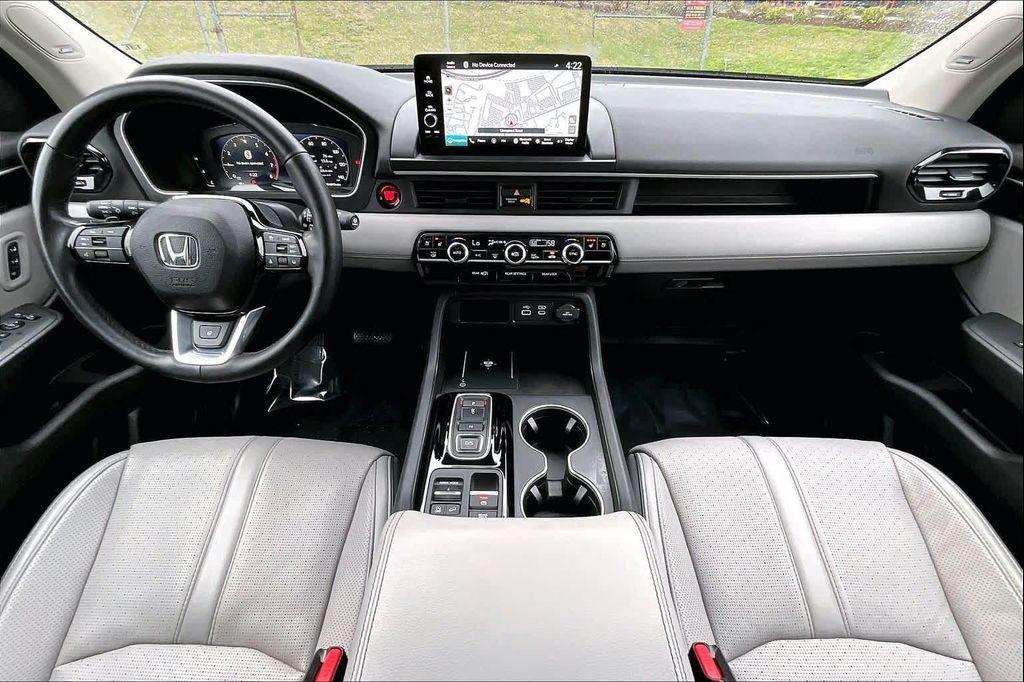 used 2024 Honda Pilot car, priced at $42,298