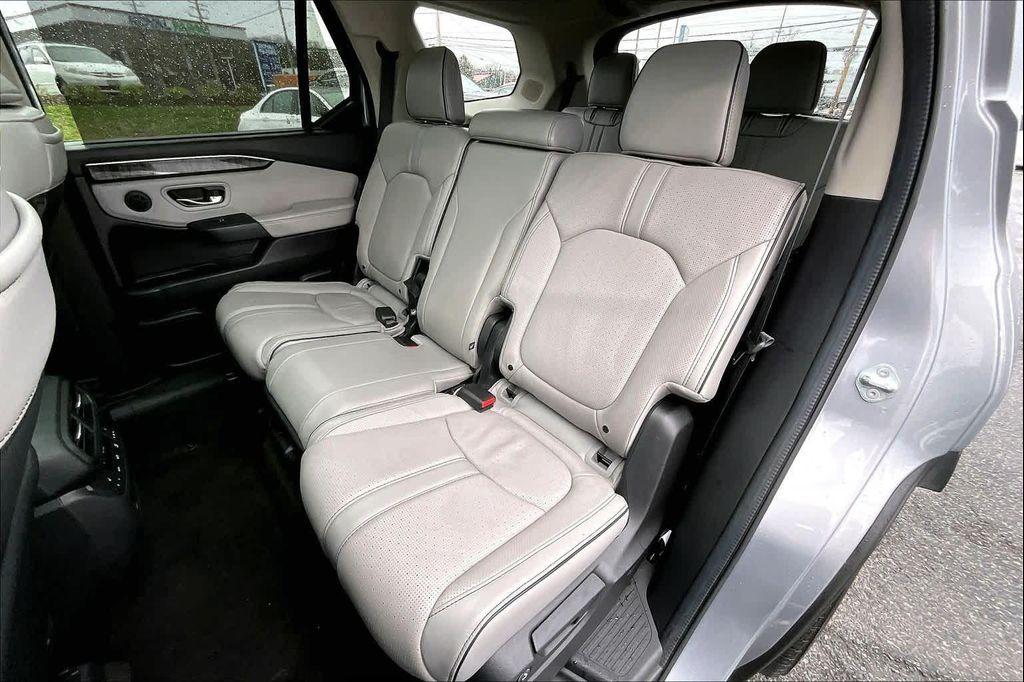 used 2024 Honda Pilot car, priced at $42,298