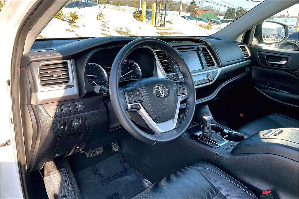 used 2019 Toyota Highlander car, priced at $24,499