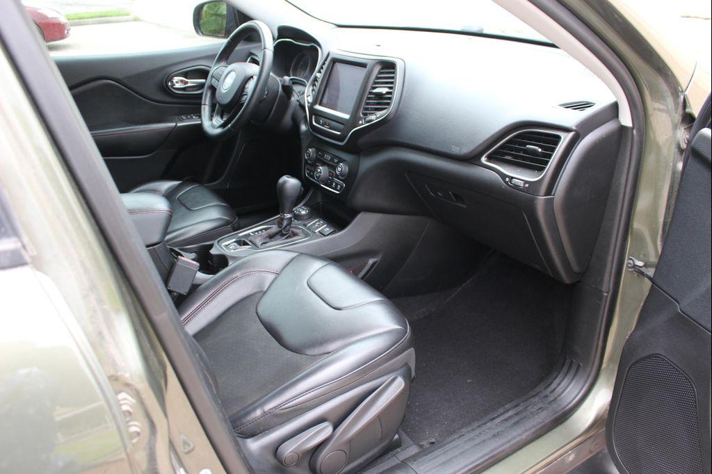 used 2019 Jeep Cherokee car, priced at $9,499