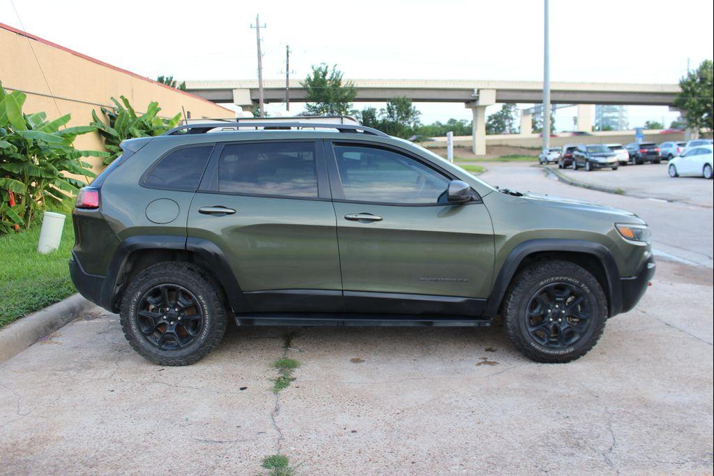used 2019 Jeep Cherokee car, priced at $9,499