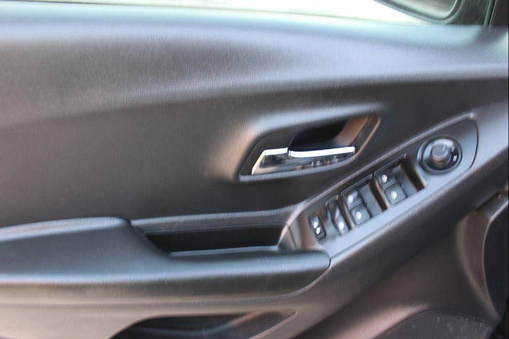 used 2022 Chevrolet Trax car, priced at $9,999