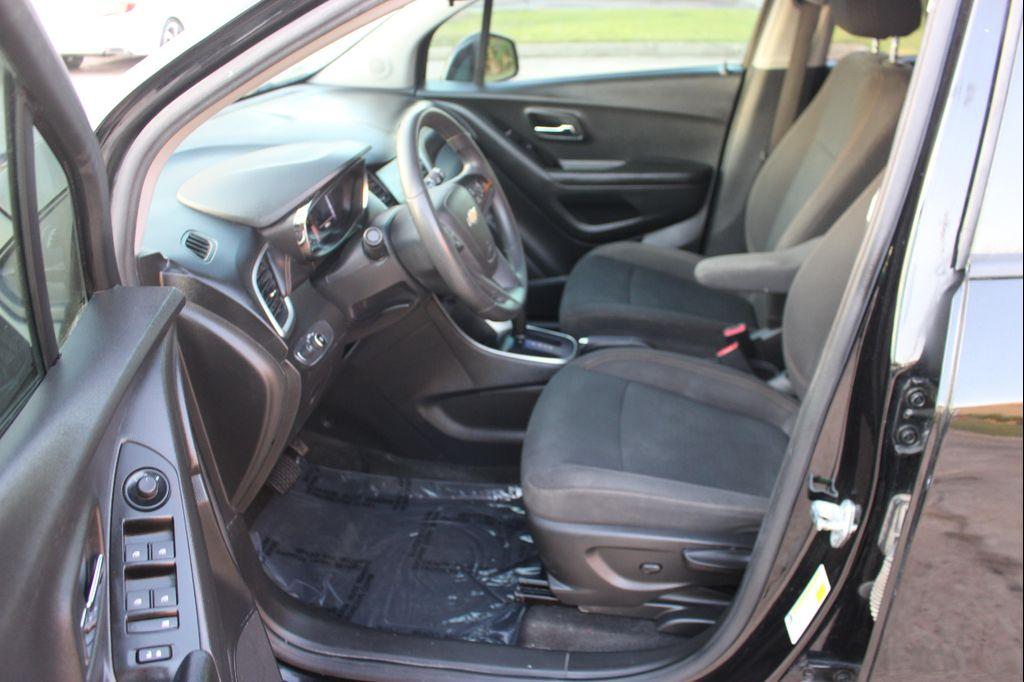 used 2022 Chevrolet Trax car, priced at $9,999