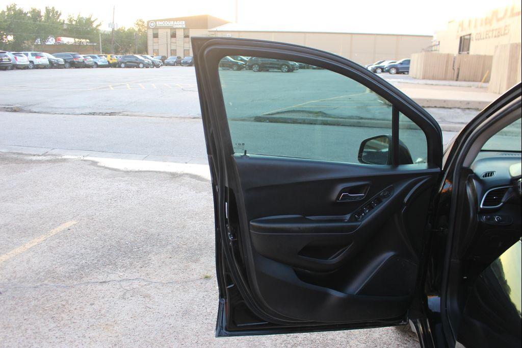 used 2022 Chevrolet Trax car, priced at $9,999