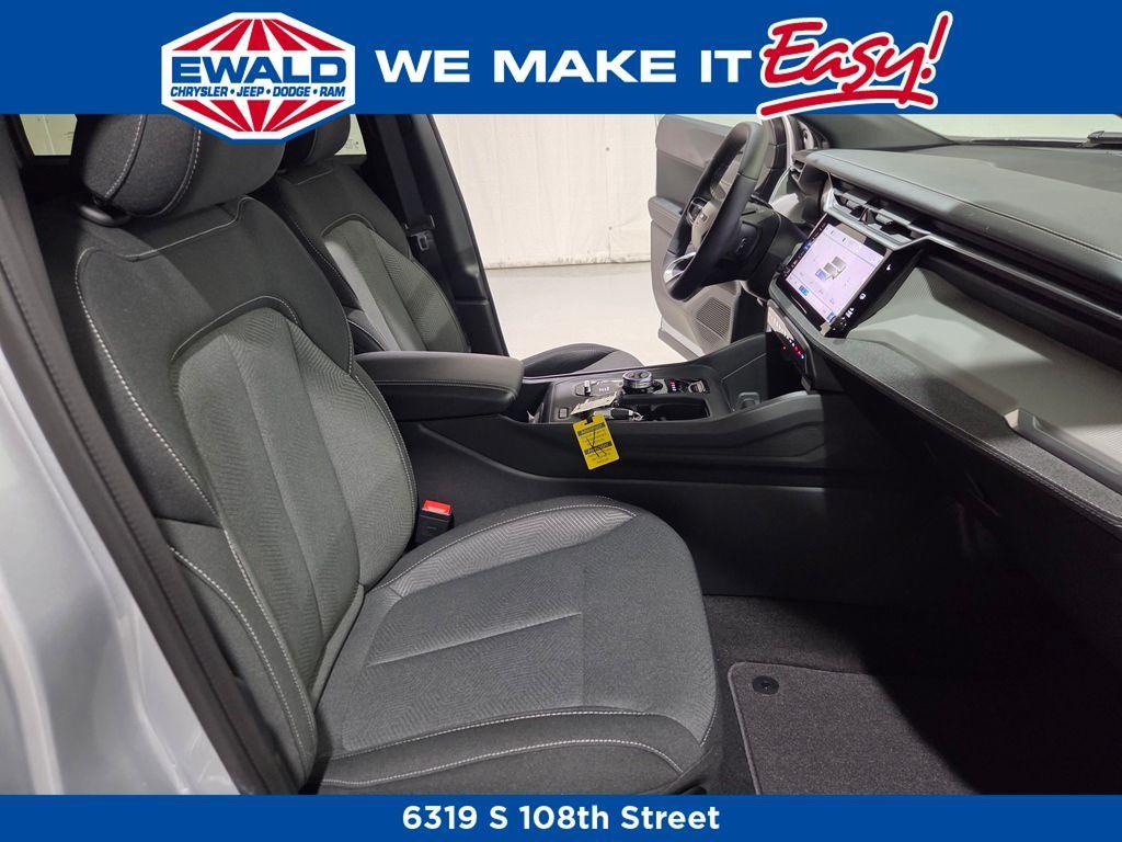 new 2026 Jeep Cherokee car, priced at $38,813