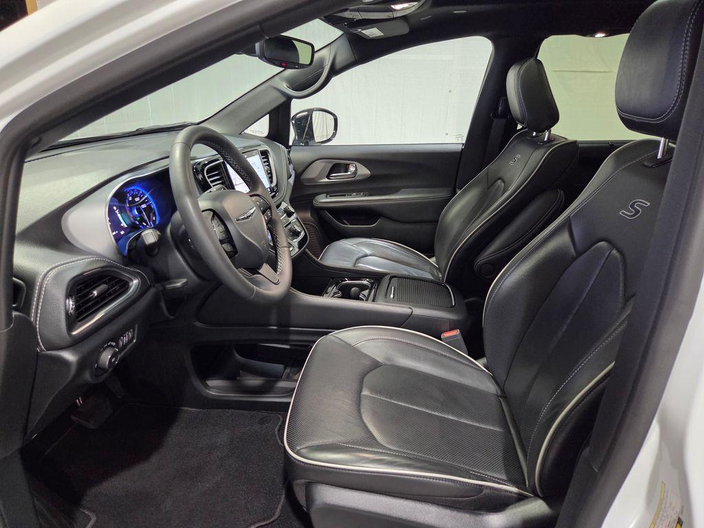 used 2025 Chrysler Pacifica car, priced at $37,855