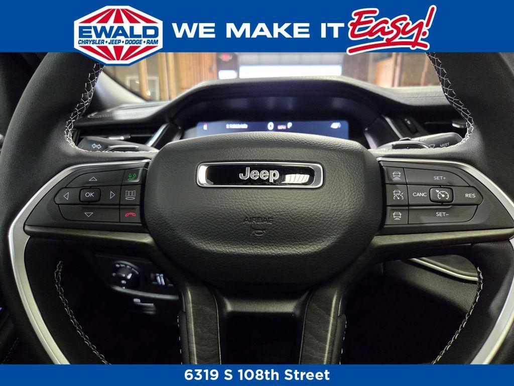 new 2025 Jeep Grand Cherokee car, priced at $47,981