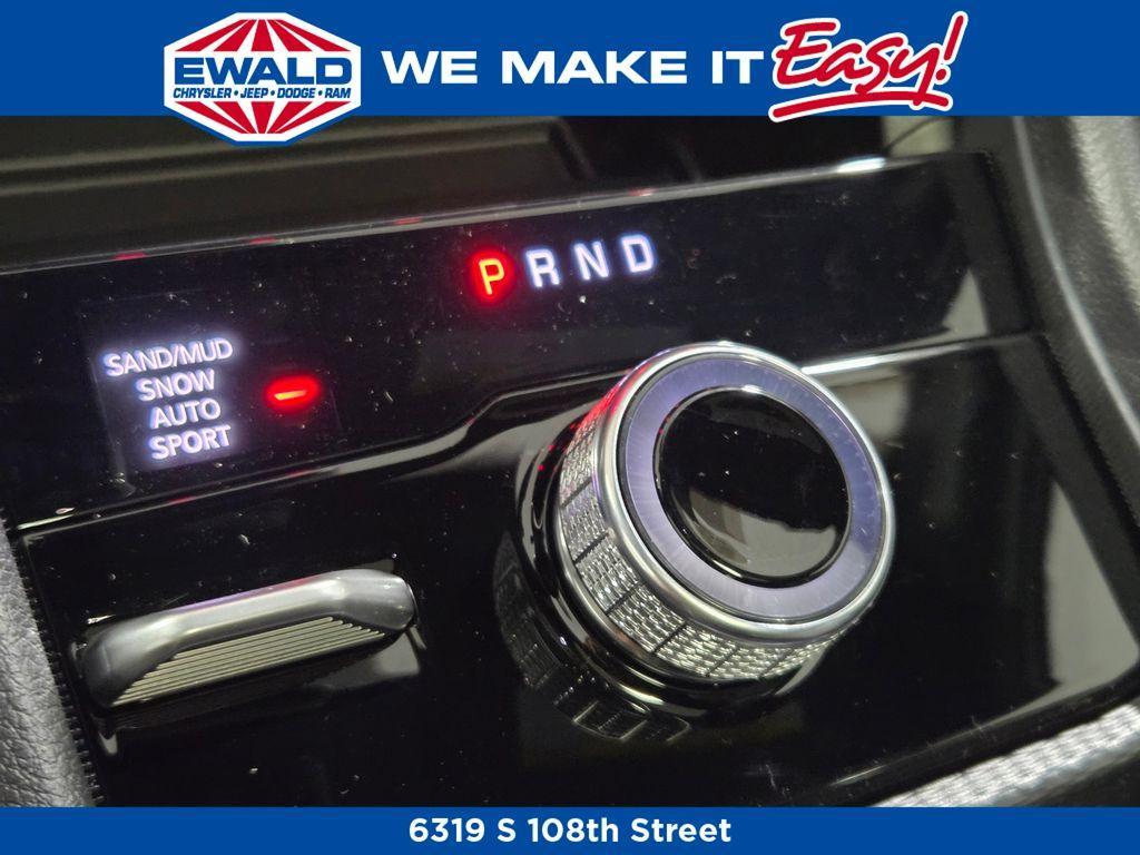 new 2025 Jeep Grand Cherokee car, priced at $47,981