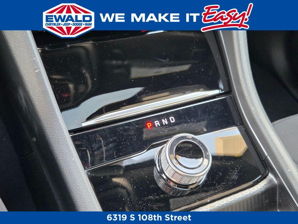 new 2025 Jeep Grand Cherokee car, priced at $39,993